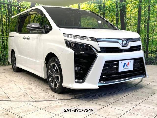 Toyota VOXY 2019-02 221329-17