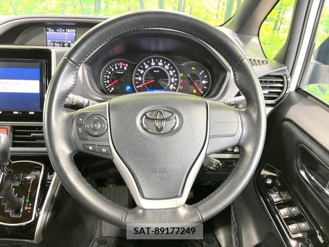 Toyota VOXY 2019-02 221329-12