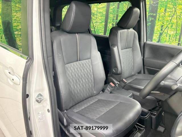 Toyota NOAH 2022-04 325904-8