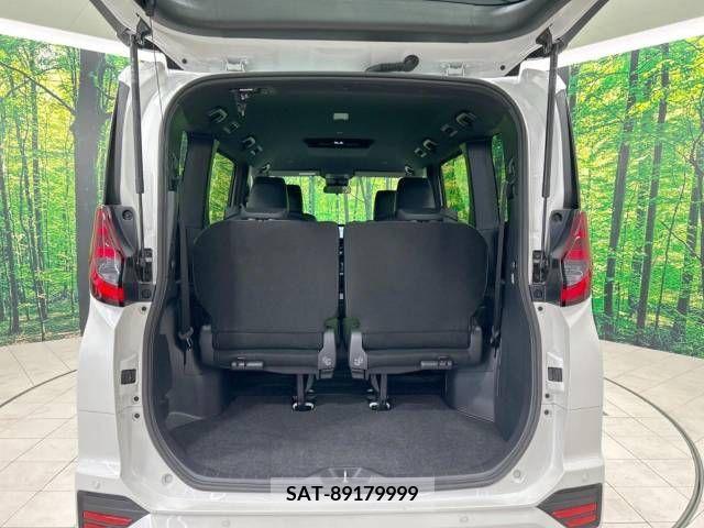 Toyota NOAH 2022-04 325904-11