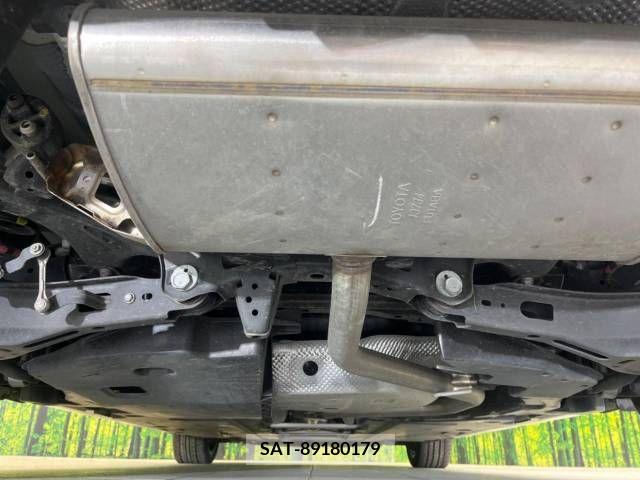 Toyota PRIUS 2019-06 225854-17