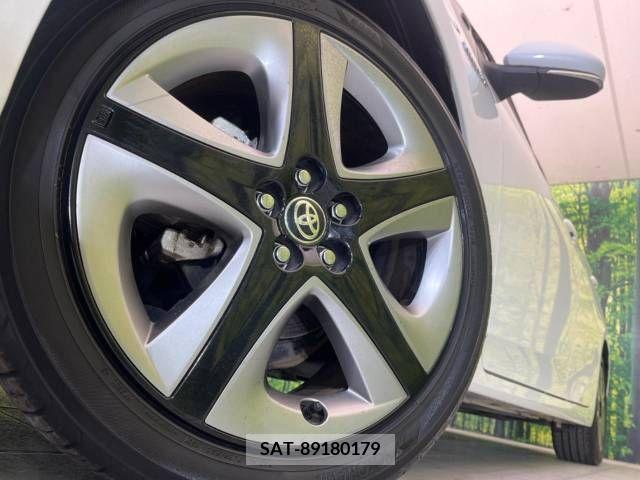 Toyota PRIUS 2019-06 225854-11