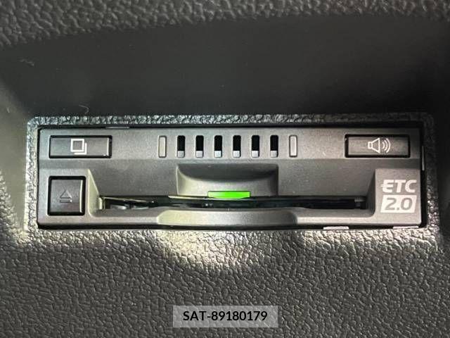 Toyota PRIUS 2019-06 225854-6