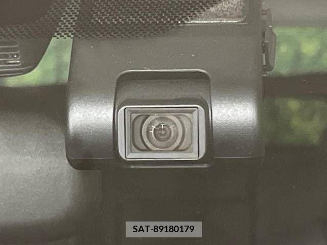 Toyota PRIUS 2019-06 225854-5