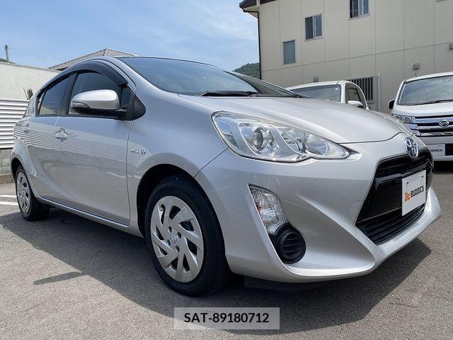 Toyota AQUA 2017-03 260141-1