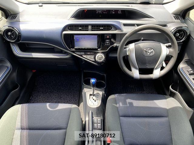 Toyota AQUA 2017-03 260141-9