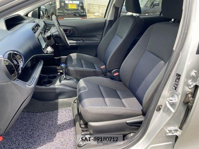 Toyota AQUA 2017-03 260141-12
