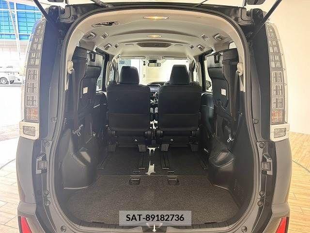 Toyota VOXY 2016-07 336355-10