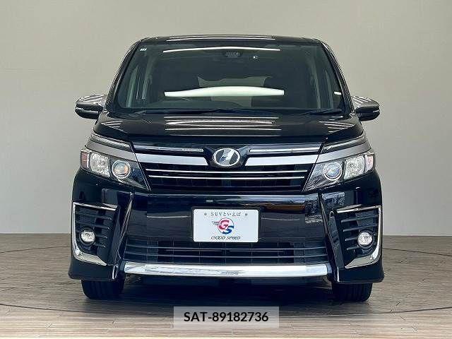 Toyota VOXY 2016-07 336355-11