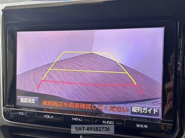 Toyota VOXY 2016-07 336355-7