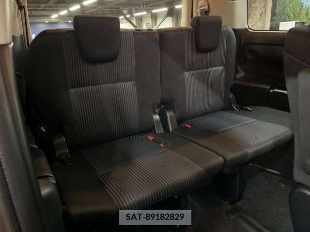 Toyota VOXY 2017-03 288909-10