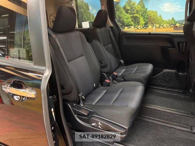 Toyota VOXY 2017-03 288909-9