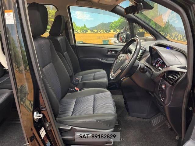 Toyota VOXY 2017-03 288909-8