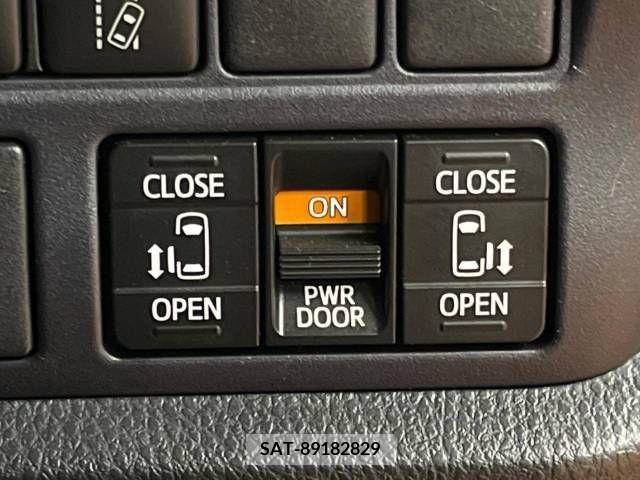 Toyota VOXY 2017-03 288909-7