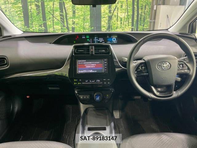 Toyota PRIUS 2019-10 282283-1