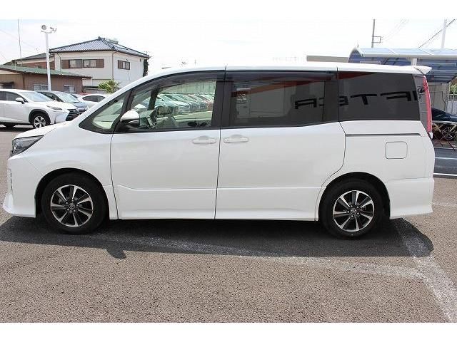 Toyota NOAH 2017-08 8355-9
