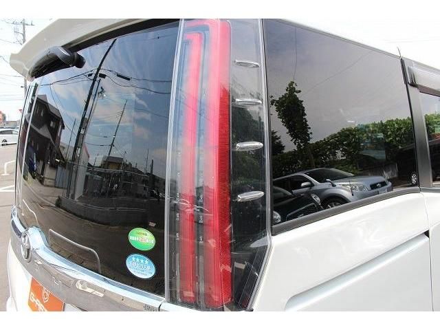 Toyota NOAH 2017-08 8355-11