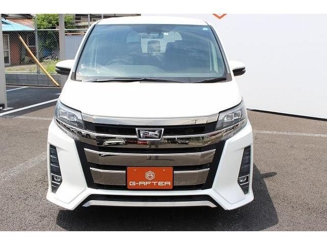 Toyota NOAH 2017-08 8355-6