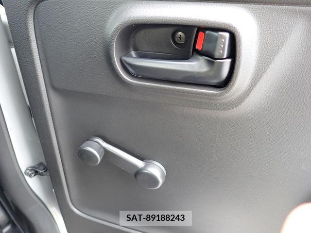 Suzuki ALTO 2017-01 305049-24
