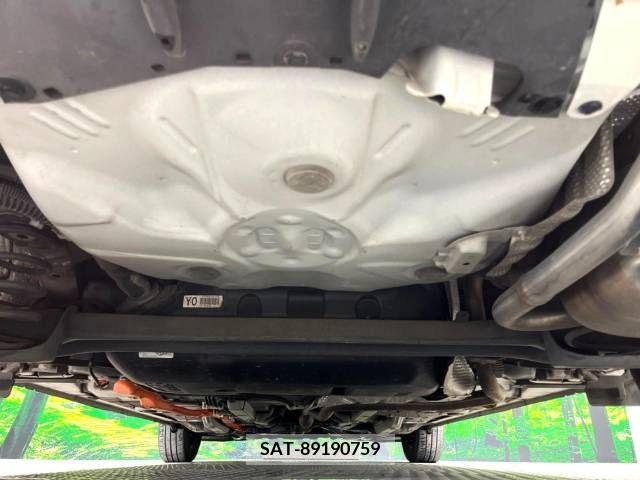Toyota AQUA 2012-01 381484-18