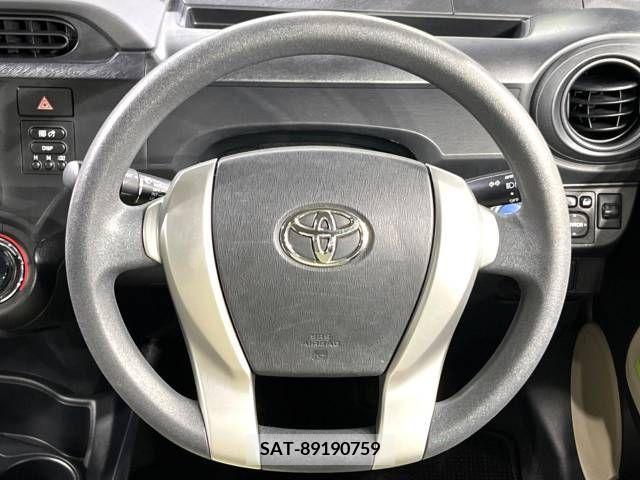 Toyota AQUA 2012-01 381484-10