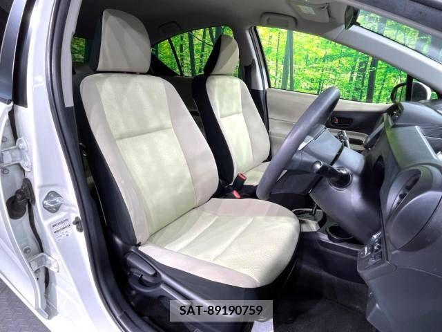 Toyota AQUA 2012-01 381484-7