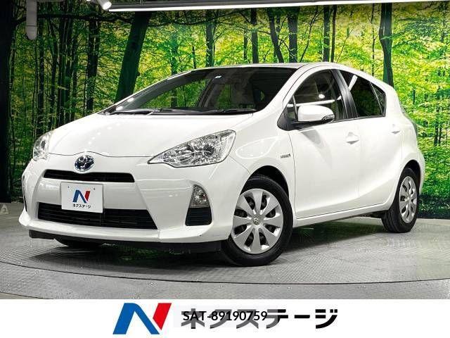 Toyota AQUA 2012-01 381484-0