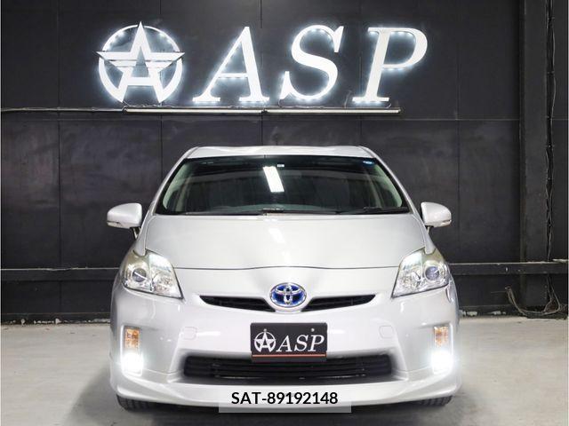 Toyota PRIUS 2010-10 282068-3