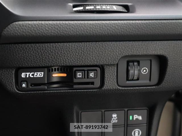 Honda CIVIC 2023-07 341829-11