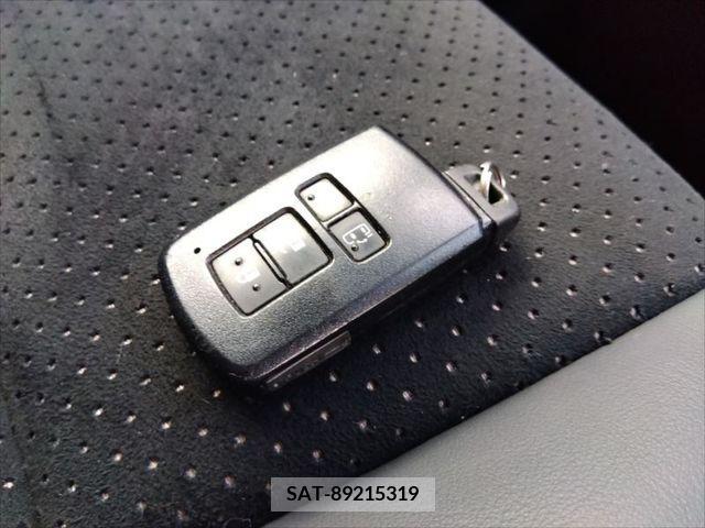 Toyota VOXY 2021-12 321692-15