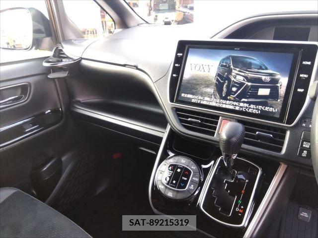 Toyota VOXY 2021-12 321692-10