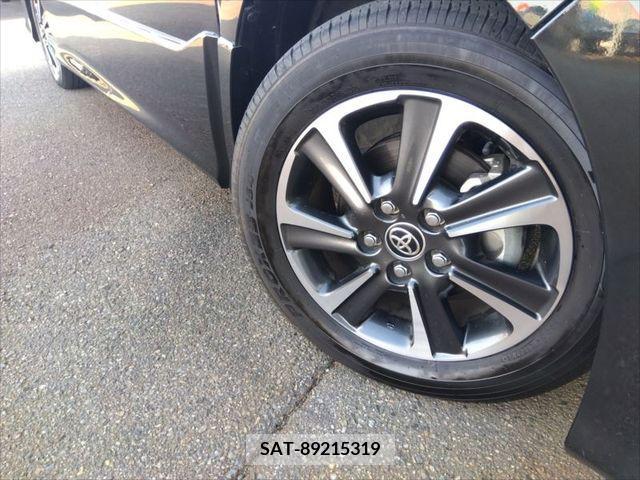 Toyota VOXY 2021-12 321692-3