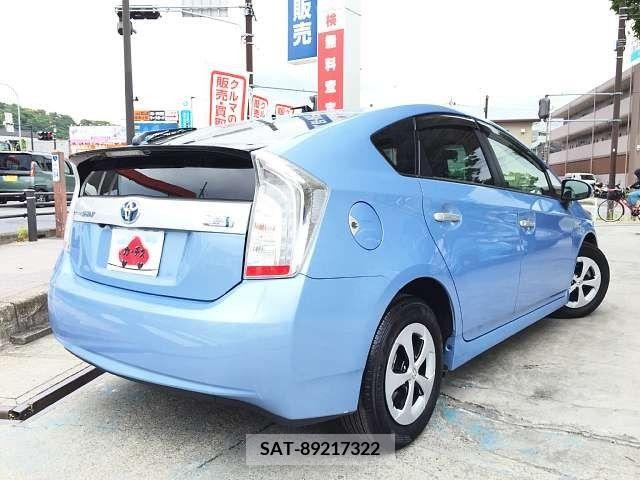 Toyota PRIUS PHV 2013-02 282593-2