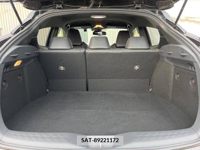 Toyota C-HR 2017-07 323021-13