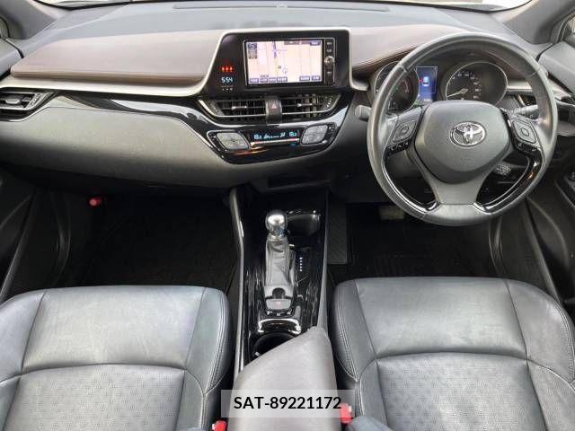 Toyota C-HR 2017-07 323021-1