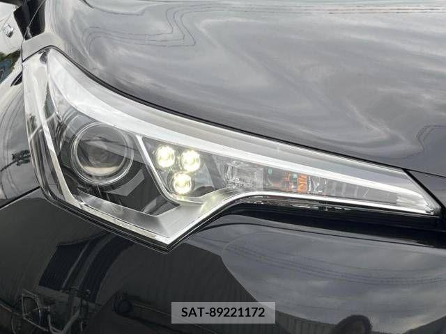 Toyota C-HR 2017-07 323021-16