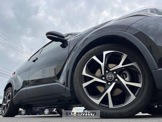 Toyota C-HR 2017-07 323021-15
