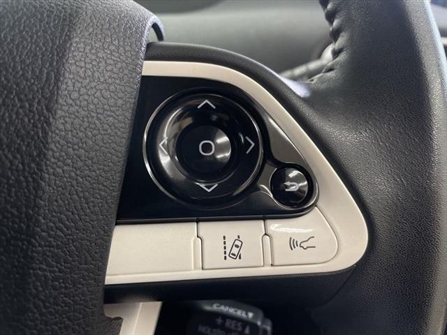 Toyota PRIUS 2016-09 10236-28