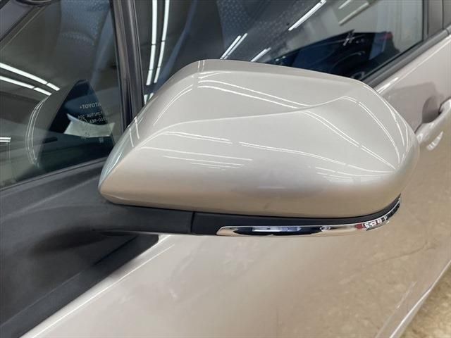 Toyota PRIUS 2016-09 10236-12