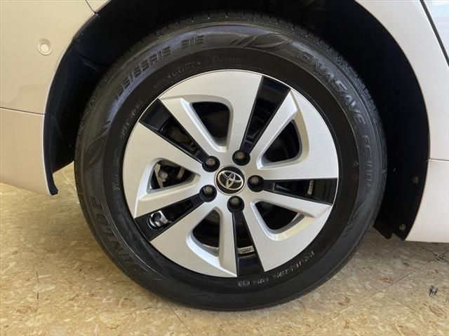 Toyota PRIUS 2016-09 10236-15