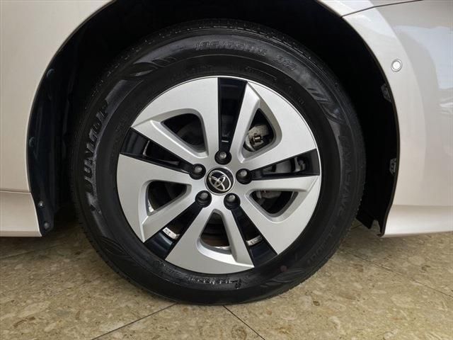 Toyota PRIUS 2016-09 10236-14