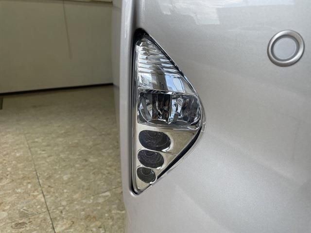 Toyota PRIUS 2016-09 10236-11