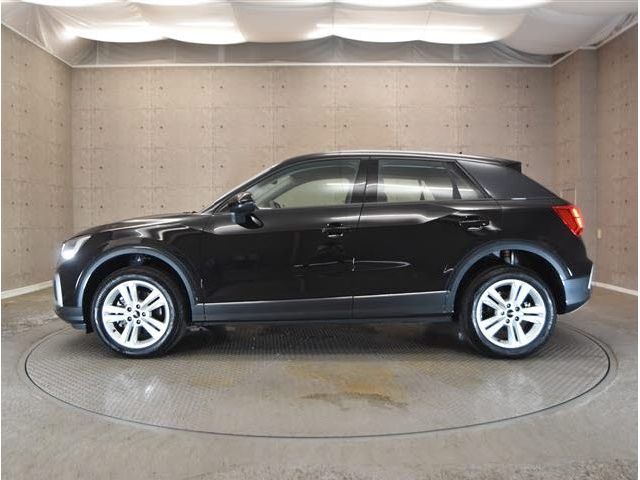 Audi Q2 2022-09 7420-10
