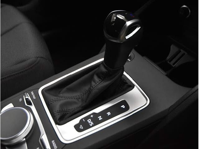 Audi Q2 2022-09 7420-22