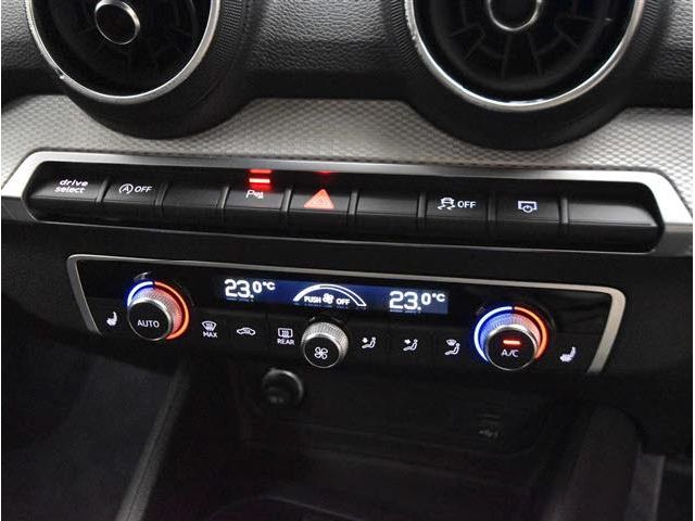 Audi Q2 2022-09 7420-20