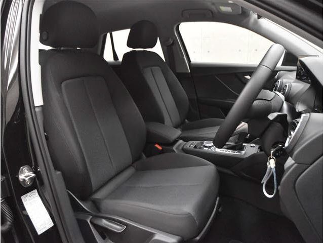 Audi Q2 2022-09 7420-3