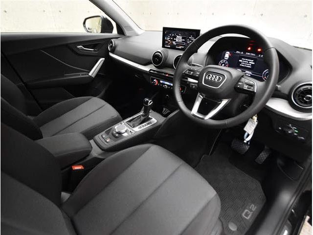Audi Q2 2022-09 7420-14