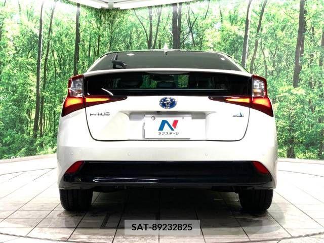 Toyota PRIUS 2019-07 217938-15