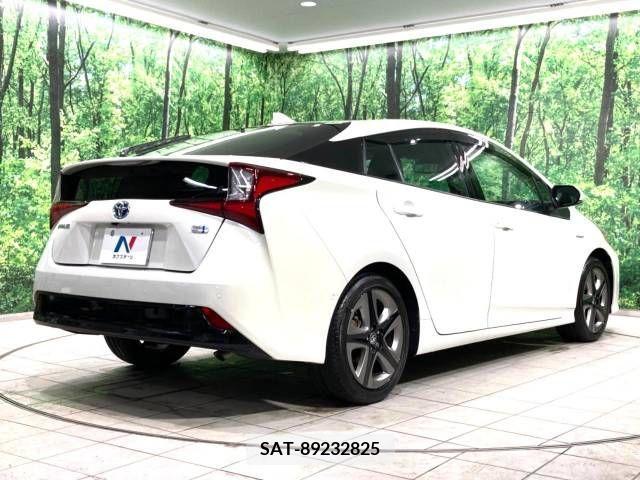 Toyota PRIUS 2019-07 217938-17