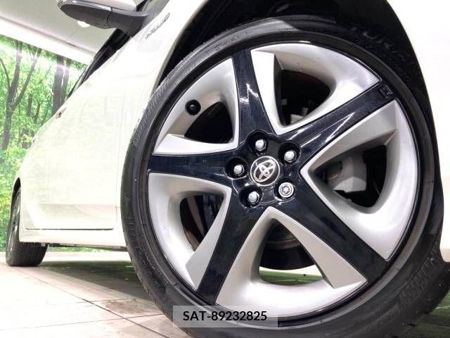 Toyota PRIUS 2019-07 217938-12
